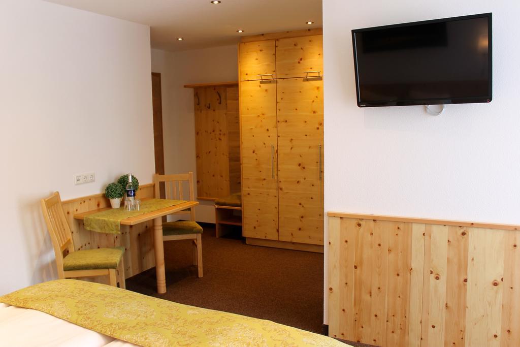 Olympia Privathotel Garni Sankt Jakob in Defereggen Rum bild